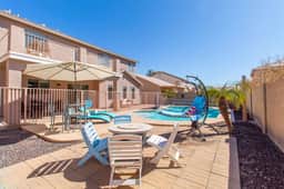 Luxurious Retreat. FREE HTD Pool & Outdoor Fun!