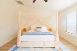 Luxurious Retreat. FREE HTD Pool & Outdoor Fun!