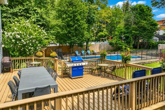 Pool + Playground | 10 Beds. - Holiday Home