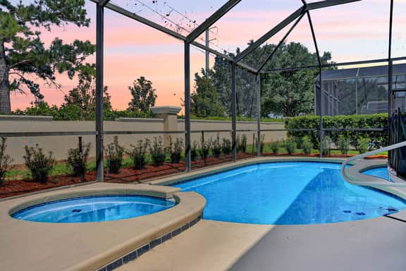 Private Pool/Hot Tub, Near Disney, 4 BR, King Beds