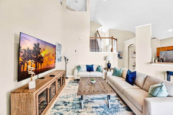 Private Pool/Hot Tub, Near Disney, 4 BR, King Beds